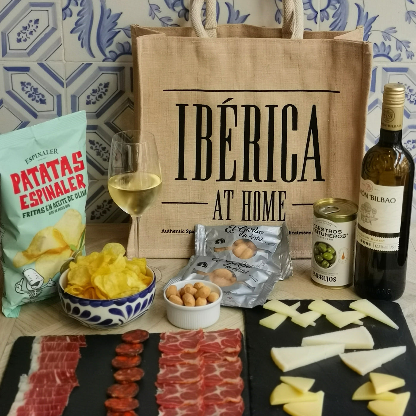 Ibérica at Home’s Picnic Bag with White Wine