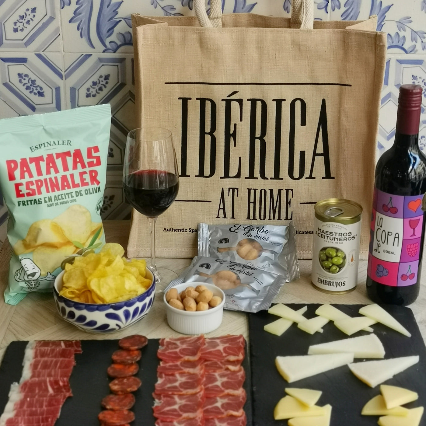 Ibérica at Home’s Picnic Bag with Red Wine